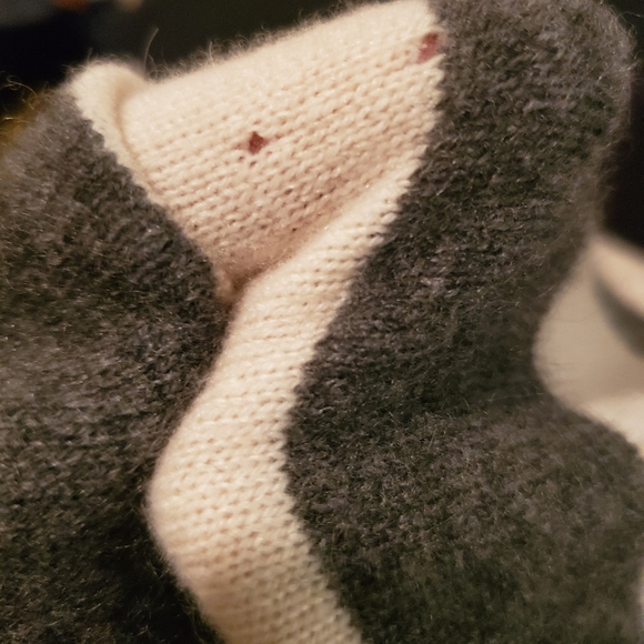 Aqua Cashmere sweater - Picture 6 of 7